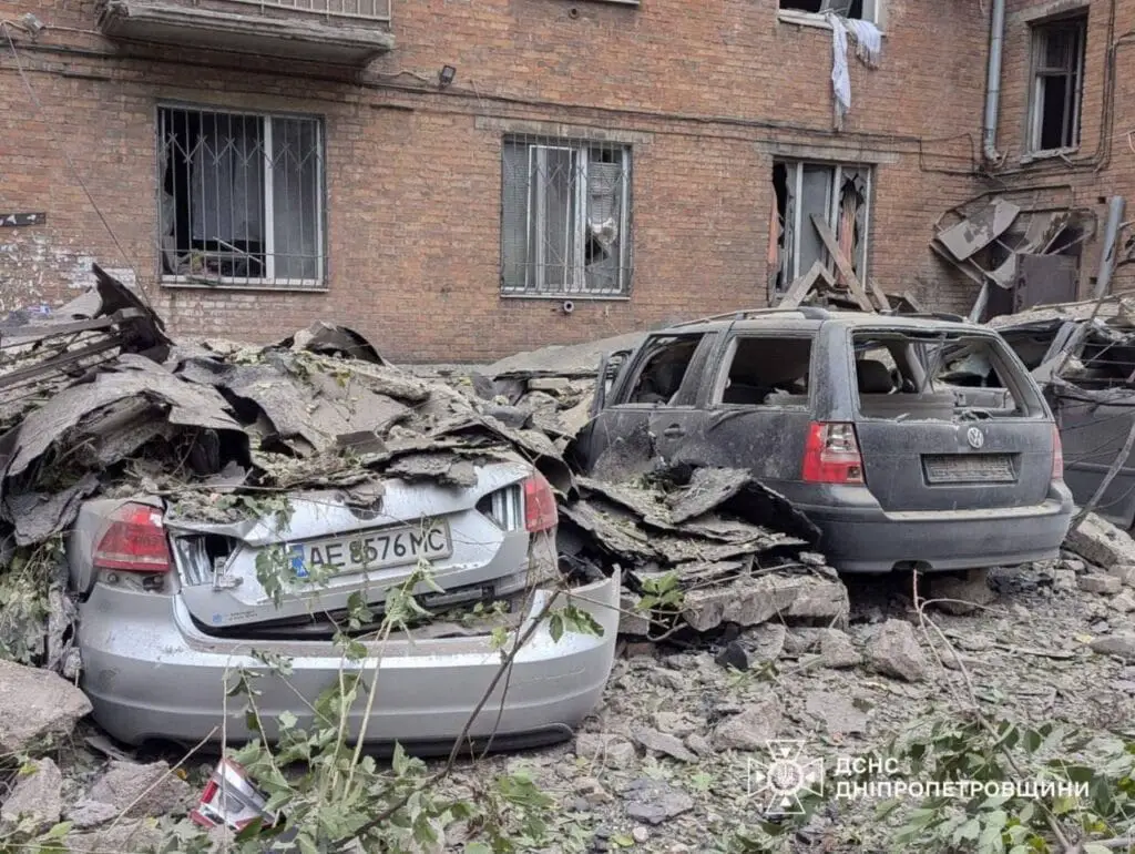 5301116956671338144-1024x770 Ataque Russo com Míssil Destrói Prédio Residencial em Kryvyi Rih e Deixa Feridos na Ucrânia