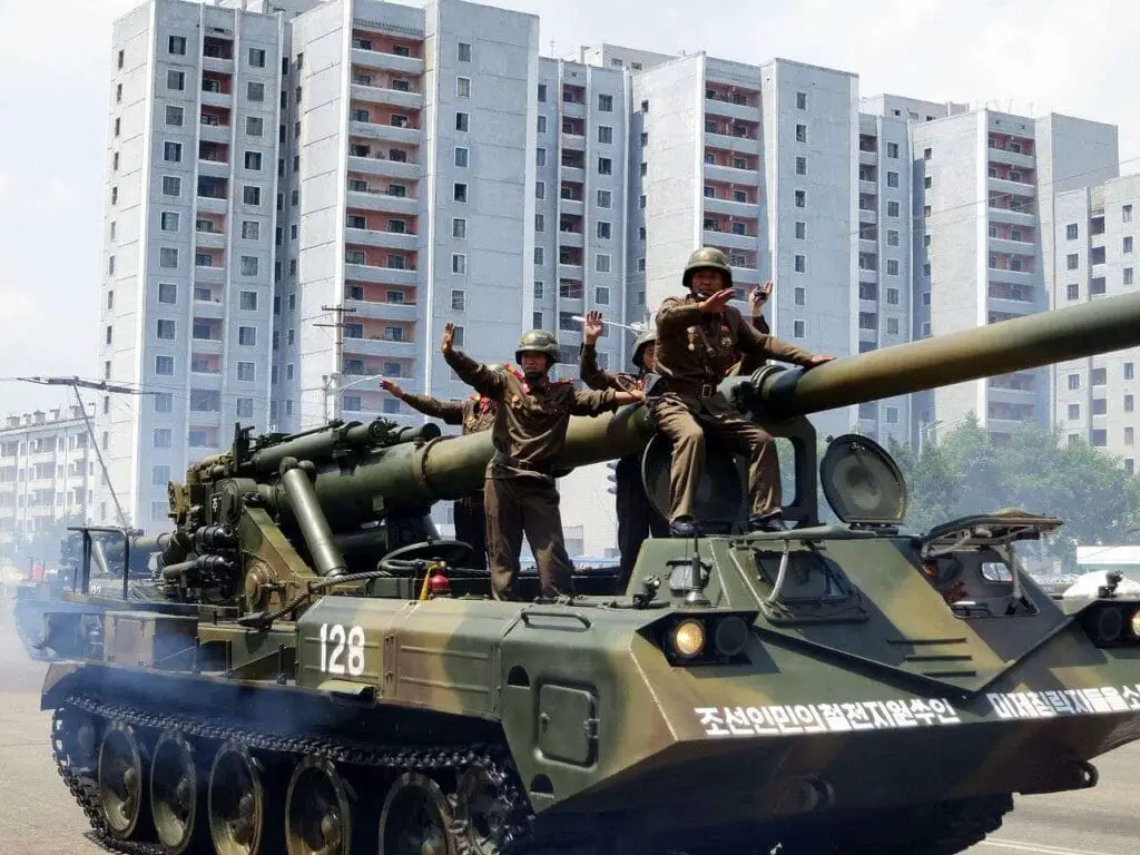 Stefan-Krasowski-CC-BY-2.0-1-1024x768 M1989 “Koksan” da Coreia do Norte Surge na Rússia – Cooperação Militar com Moscou